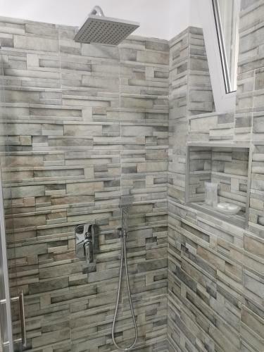 Casuta Cu Tei-lime House