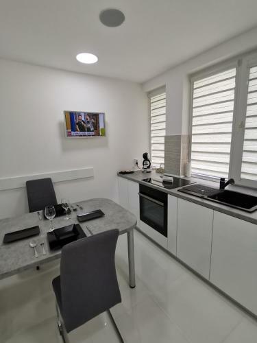 Casuta Cu Tei-lime House