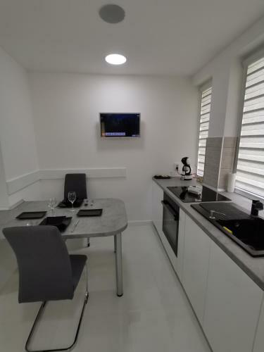 Casuta Cu Tei-lime House