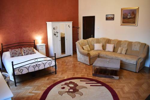 La Casa Nostra - Apartment In Oradea City Centre