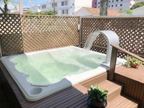 Excelente Im�vel A Uma Quadra Da Praia Central