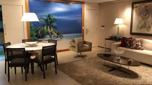 Apartamento De Luxo Com 3 Suites Em Bairro Nobre