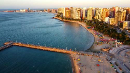Apartamento Beira Mar Meireles A Um Passo Do Mar