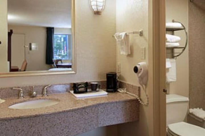 Hotel Days Inn Graceland