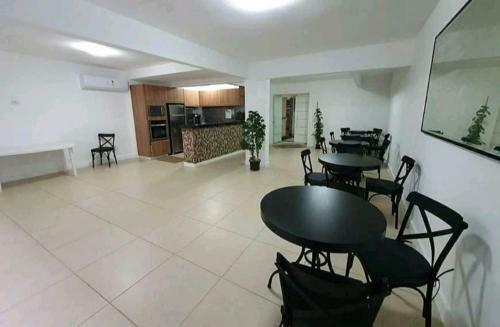 Apartamento Enseada A Duas Quadras Da Praia