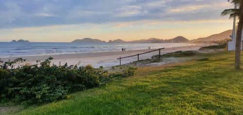Apartamento Praia Do Tombo - Guaruj�