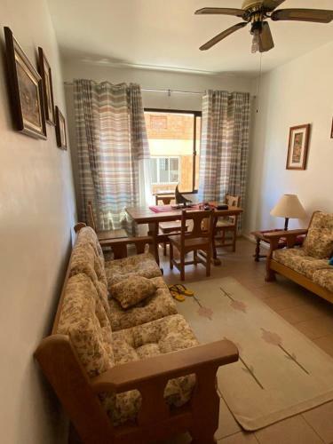Apartamento Pertinho Da Praia Com Servi�o De Praia Incluso