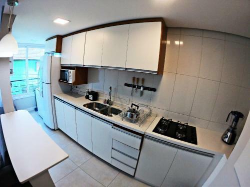 Este Amplo E Charmoso Apartamento Espera Por Voc�!