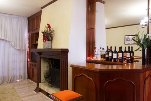 Apartamento Av Das Hort�nsias 3 Quartos 3 Banheiros