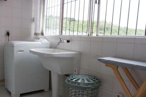 Apartamento Av Das Hort�nsias 3 Quartos 3 Banheiros
