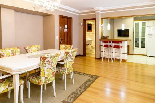 Apartamento Espa�o E Conforto, 3 Quartos, No Centro De Gramado