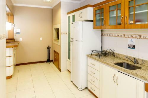 Apartamento Espa�o E Conforto, 3 Quartos, No Centro De Gramado