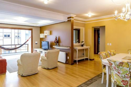 Apartamento Espa�o E Conforto, 3 Quartos, No Centro De Gramado