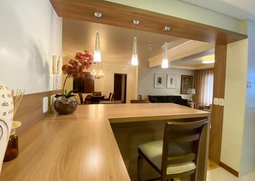 Apartamento Primavera, A 600 Metros Da Rua Coberta, Com 2 Quartos