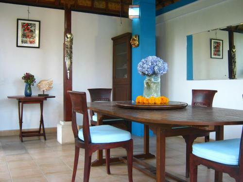 Villa Shantitara Bungalows