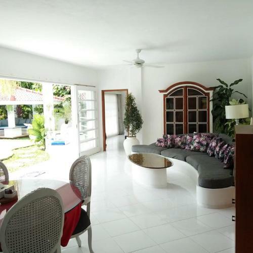Sunkiss Villa By Yogya Tropicana