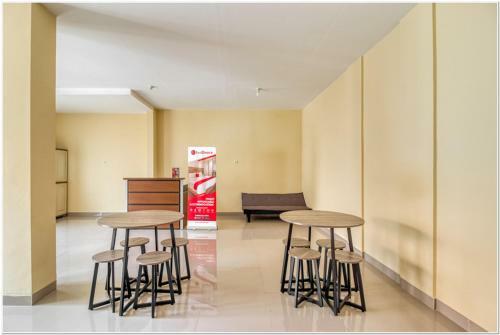 Hostal Reddoorz Near Ramai Mall Malioboro