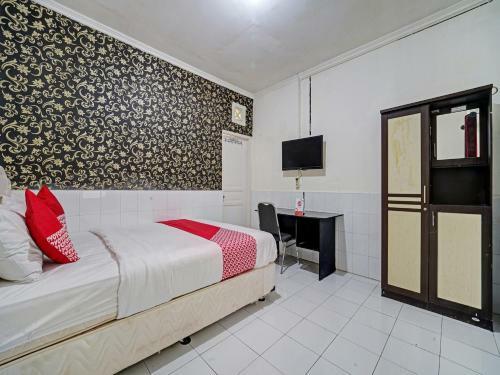 Hotel Oyo 90496 Izzi Ekslusif