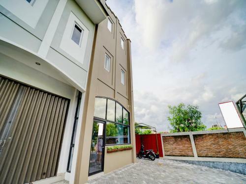 Hotel Oyo 90778 River Inn Malioboro