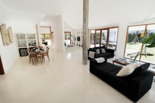 Amazing 3 Bedrooms Villa Canggu