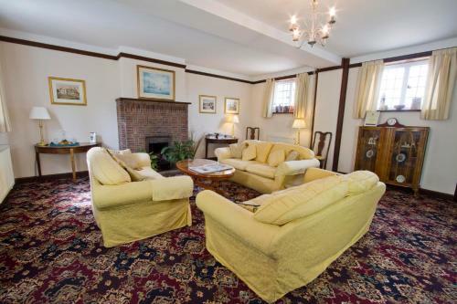 Hostal Little Court