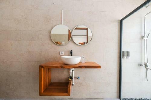 Kiki Village Bathtub