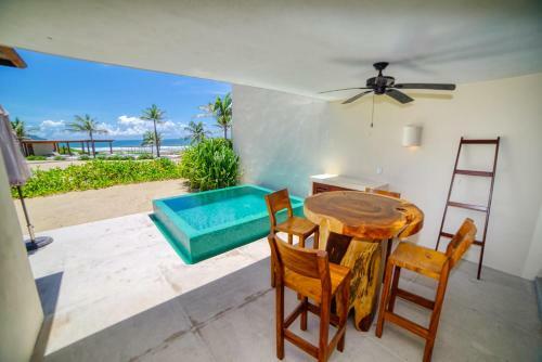Villa Beachfront Luxury - 3br Groundfloor Unit