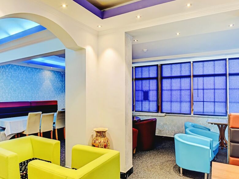Hotel Oyo Shilton Inn