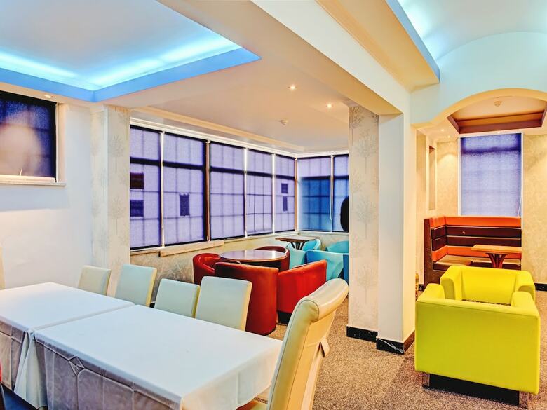 Hotel Oyo Shilton Inn