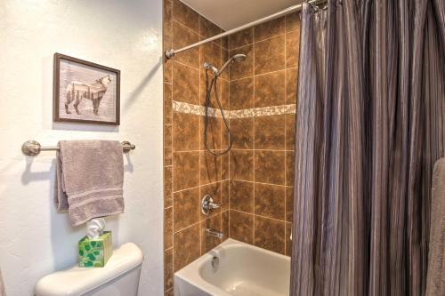 Updated Family Getaway With Hot Tub And Ski Shuttle!