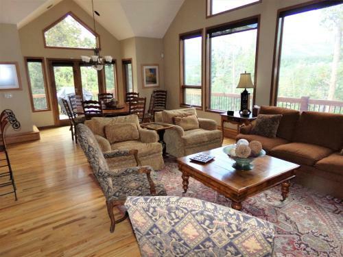 Hspl Wellington House 4 Bed 5 Bath With Mnt Views