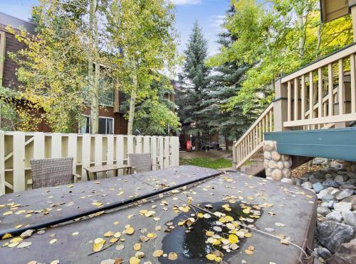 Ridge Street Chalet B Townhouse