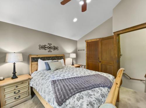 Ridge Street Chalet B Townhouse