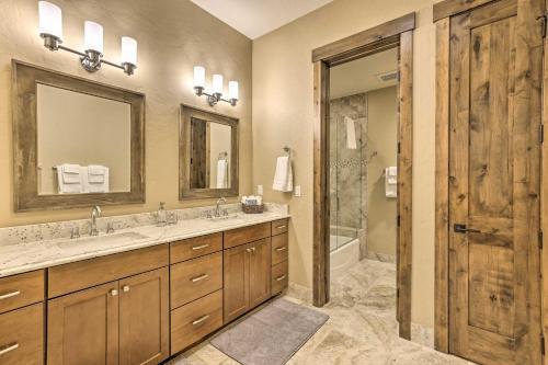 Luxe Breckenridge Home With 3 Fireplaces And View