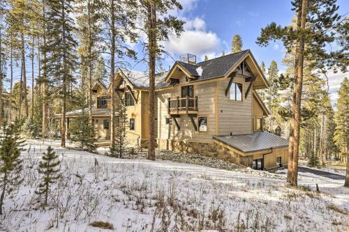 Luxe Breckenridge Home With 3 Fireplaces And View