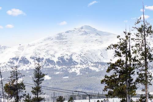 Modern Alpine Escape Home