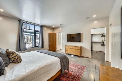 Modern Alpine Escape Home