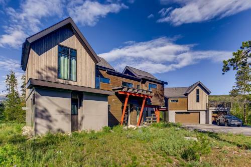 Modern Alpine Escape Home