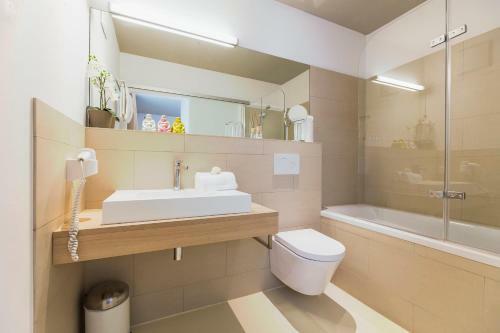Room 4 & 5 Apartments
