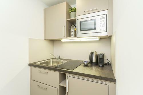 Room 4 & 5 Apartments