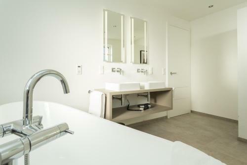 Room 4 & 5 Apartments