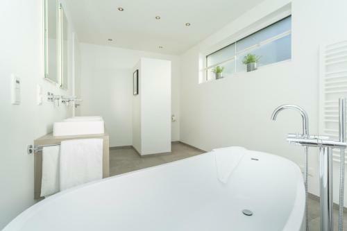 Room 4 & 5 Apartments