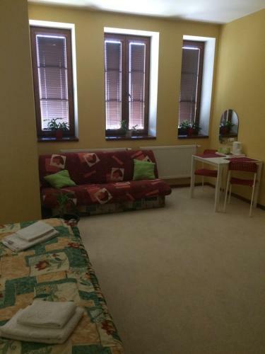 Villa Homestay Nad Helmrovkou