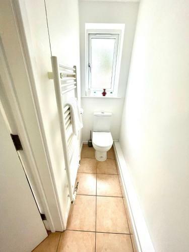 Koala And Tree - Spacious 3 Bed House, Free Parking