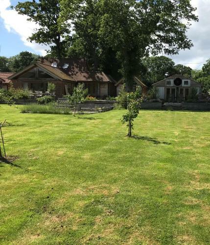 Prestwick Oak - Open Plan 2 Double Ensuite Rural Oak Framed House Sleeps 4 Plus Aonb