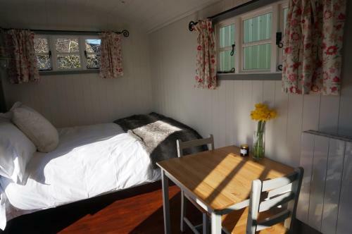 Apartamento Shepherds Hut On A Cotswold Farm Near Castle Combe