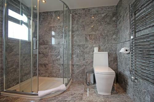 Queens Road - Luxury Spacious Home In Chester
