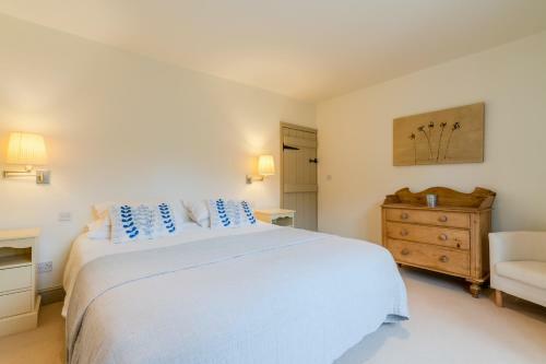 2 Manor Lodge Cottages