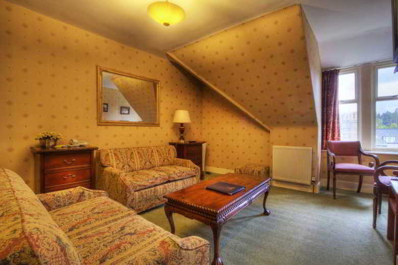 Loch Kinord Hotel