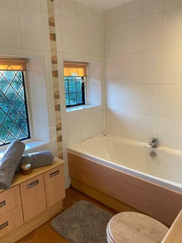 Chichester Retreat With Large Private Mature Garden